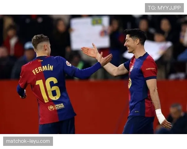 莱万多夫斯基巴萨首秀大放异彩，状态回暖引球迷热议