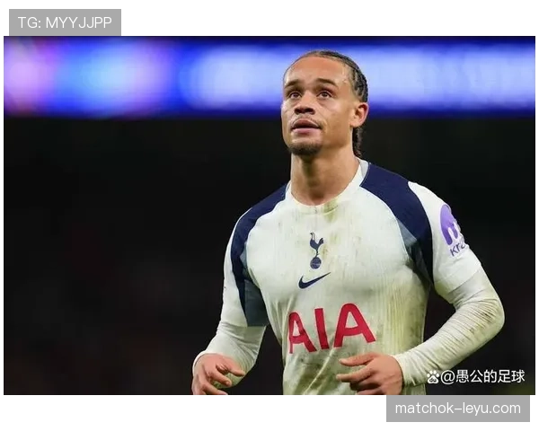 哈维·西蒙斯中场表现持续进化，被寄望引领新时代足球格局