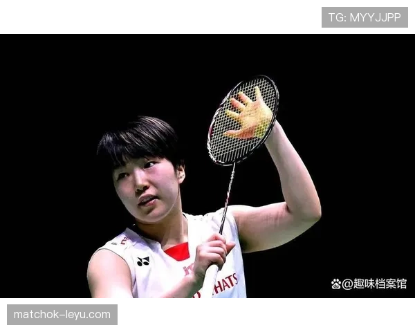 山口茜换鞋那一刻我彻底懵了——一双球鞋比我三个月工资还贵